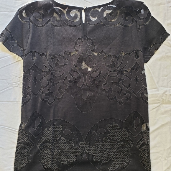 Women's Black Lace Top, Banana Republic, size 0 - Picture 4 of 5